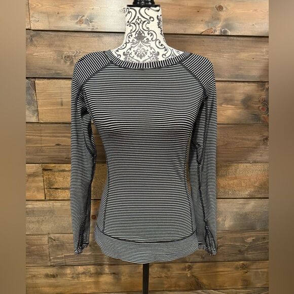 Lululemon Long Sleeve​ - Picture 1 of 6